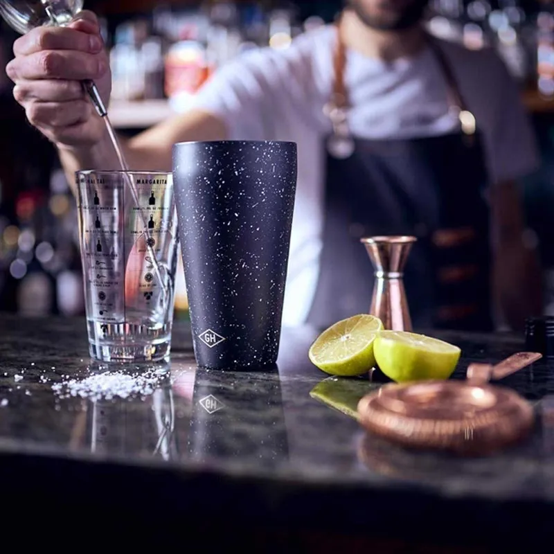 Bartenders Cocktail Shaker