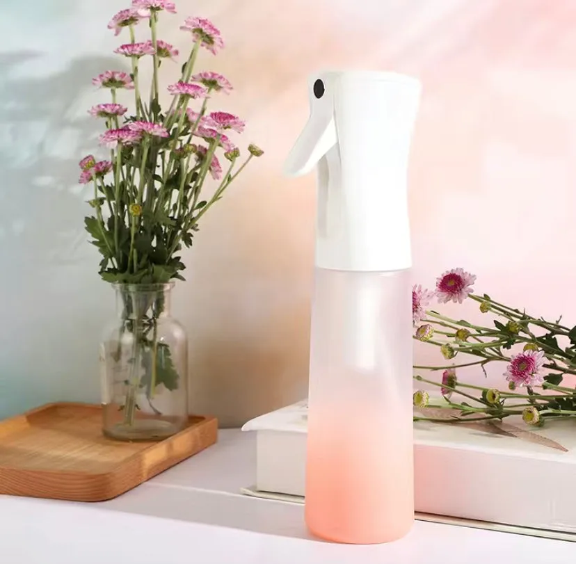 Fine mist spray bottle