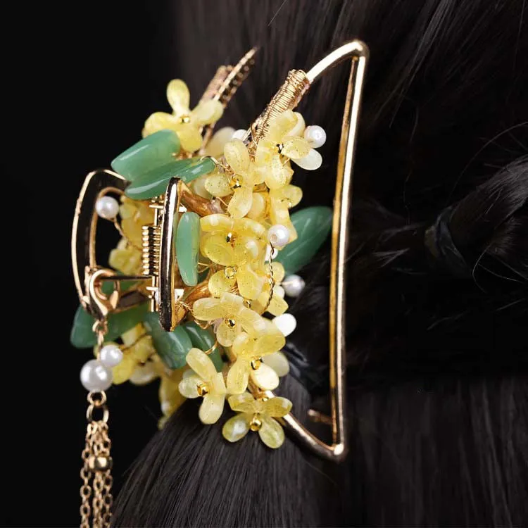 Hair Clip: Chrysanthenum