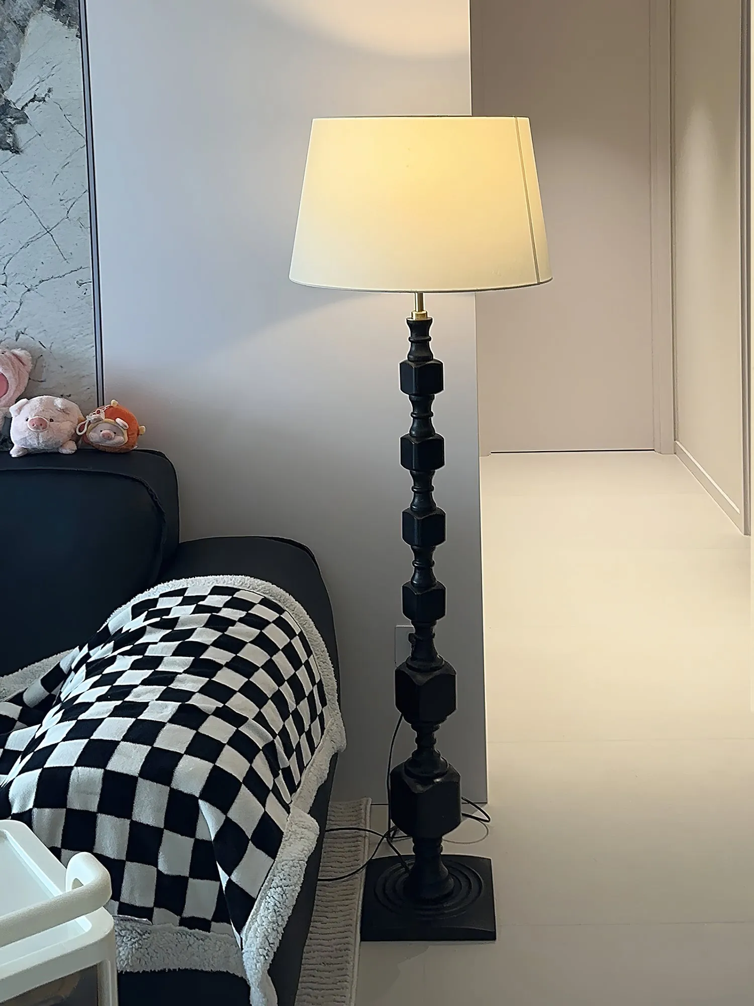 Hexas Floor Lamp