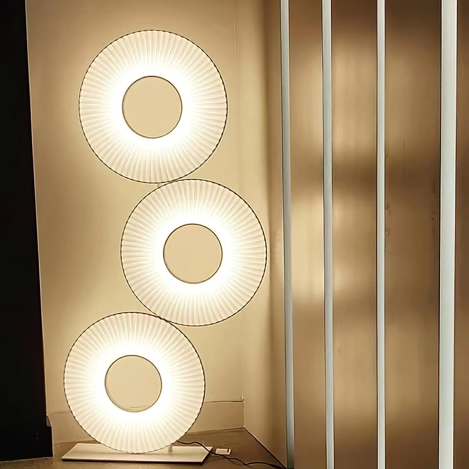 Iris Totem Floor Lamp