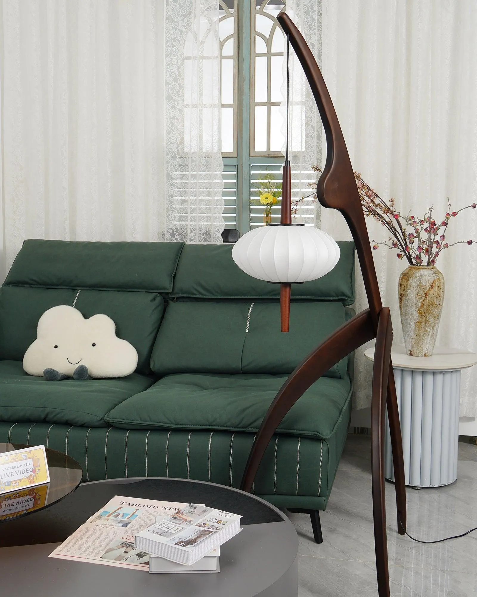 Mante Religieuse Floor Lamp