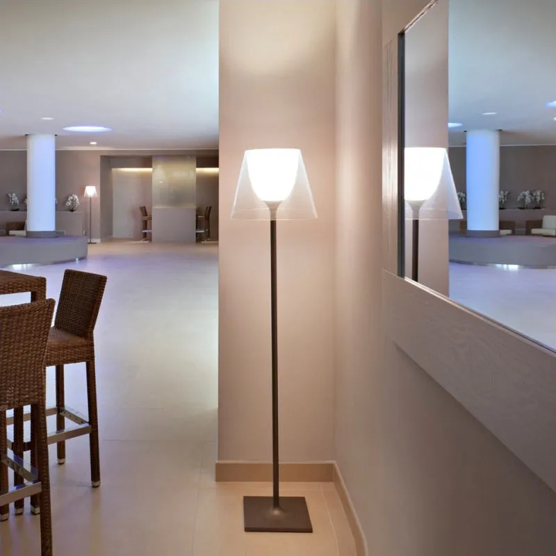 Phantom LED Floor Lamp