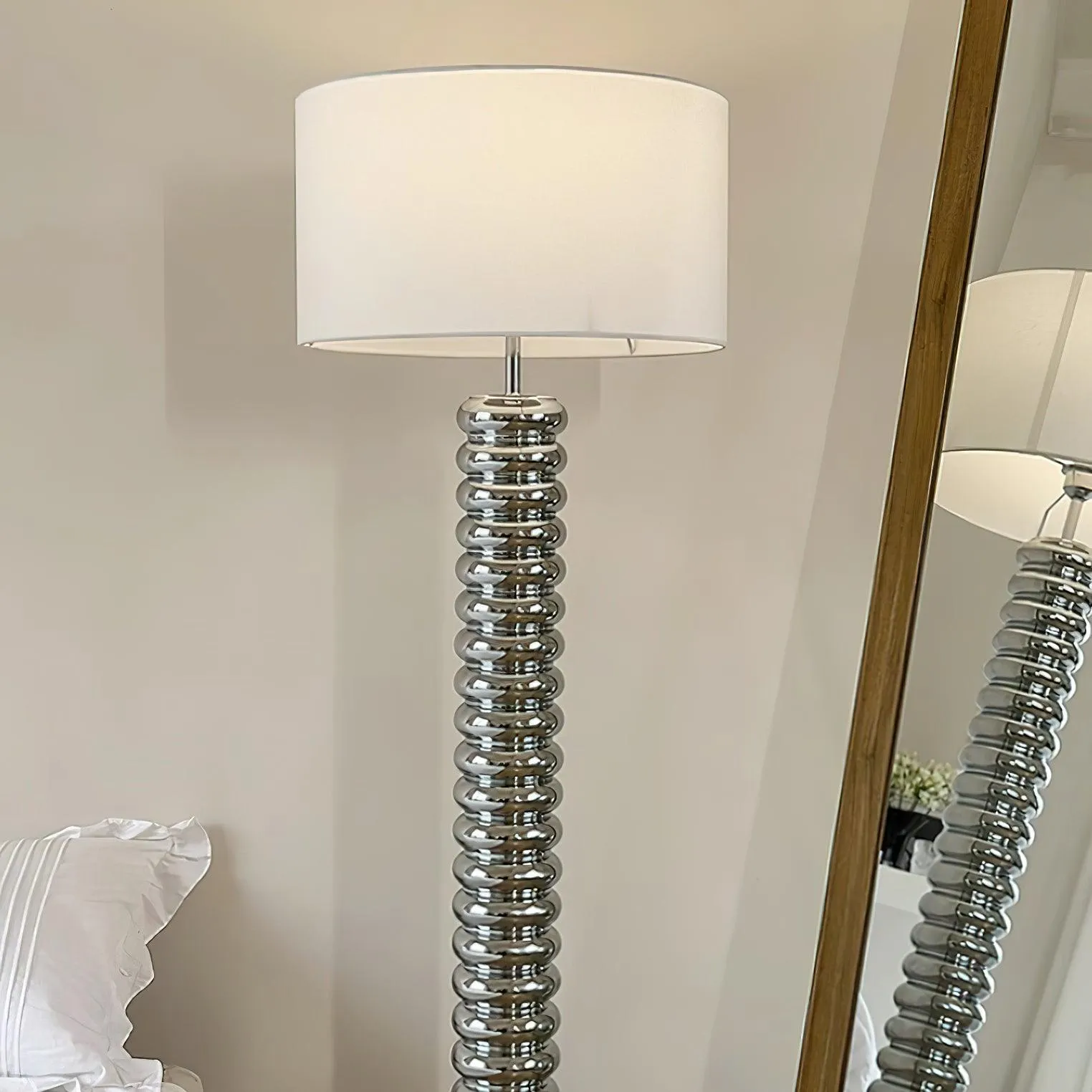 Tula Twist Floor Lamp