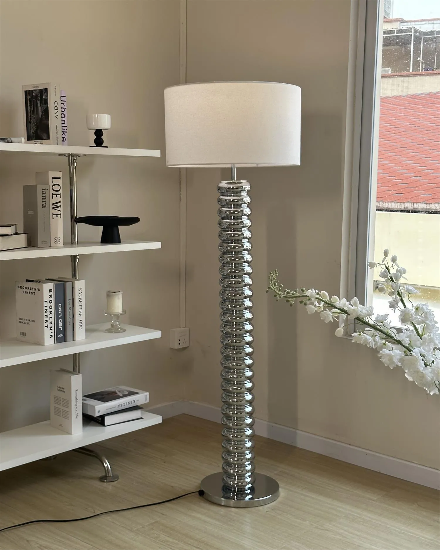 Tula Twist Floor Lamp